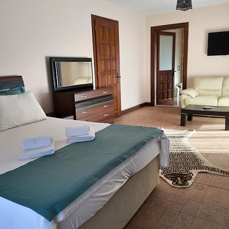 Tas Goecek Bed & Breakfast *
